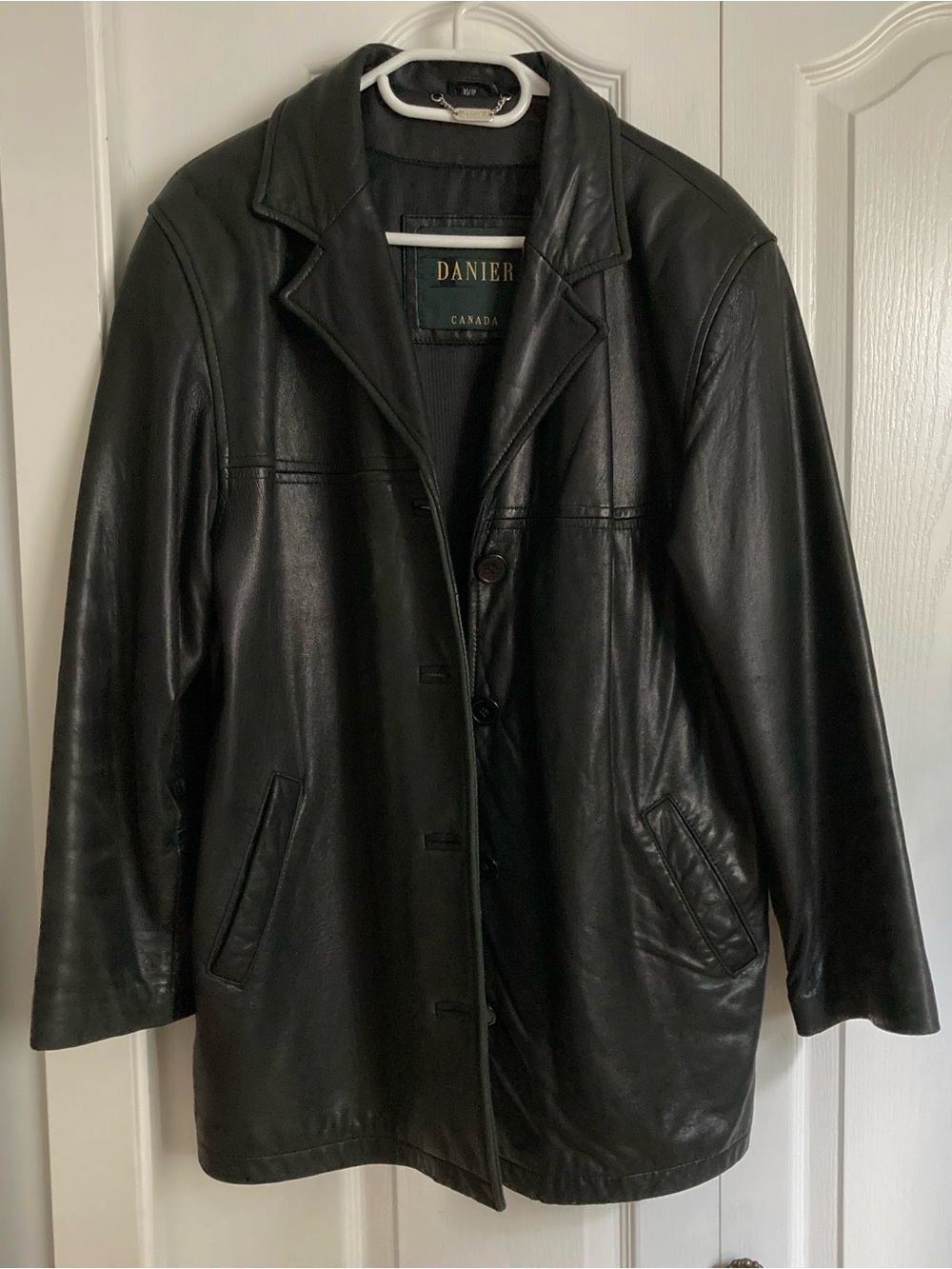 Gorgeous genuine leather black Danier jacket
